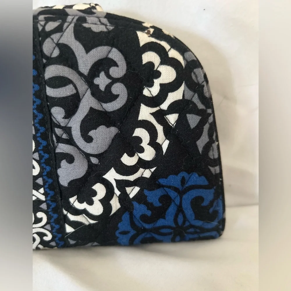 Vera Bradley Clutch Kiss N’ Snap Tab Wallet w/Kisslock Canterbury Blue. Great!